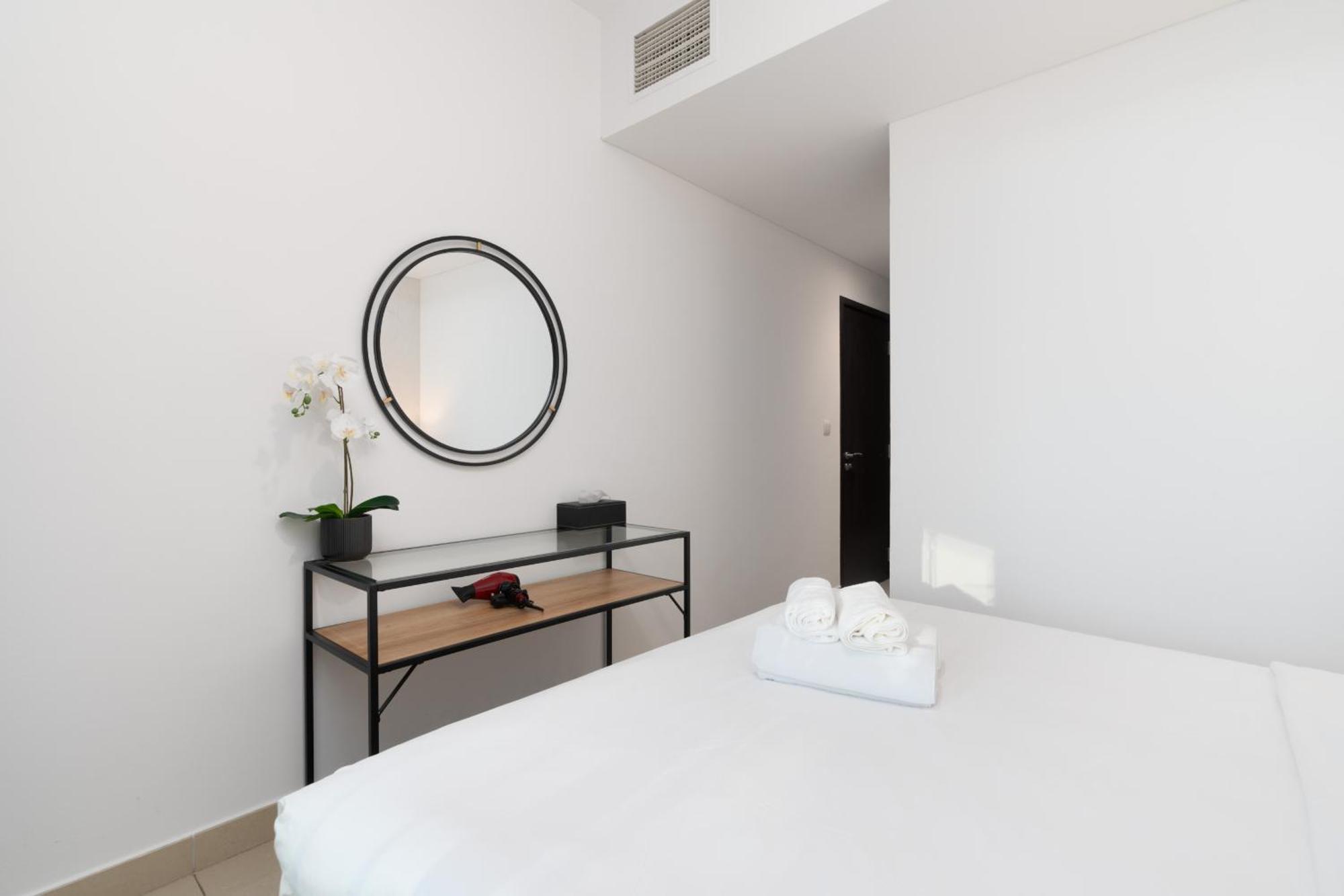 Luxury 2Br Downtown Apt With Burj Khalifa Views Дубай Екстериор снимка