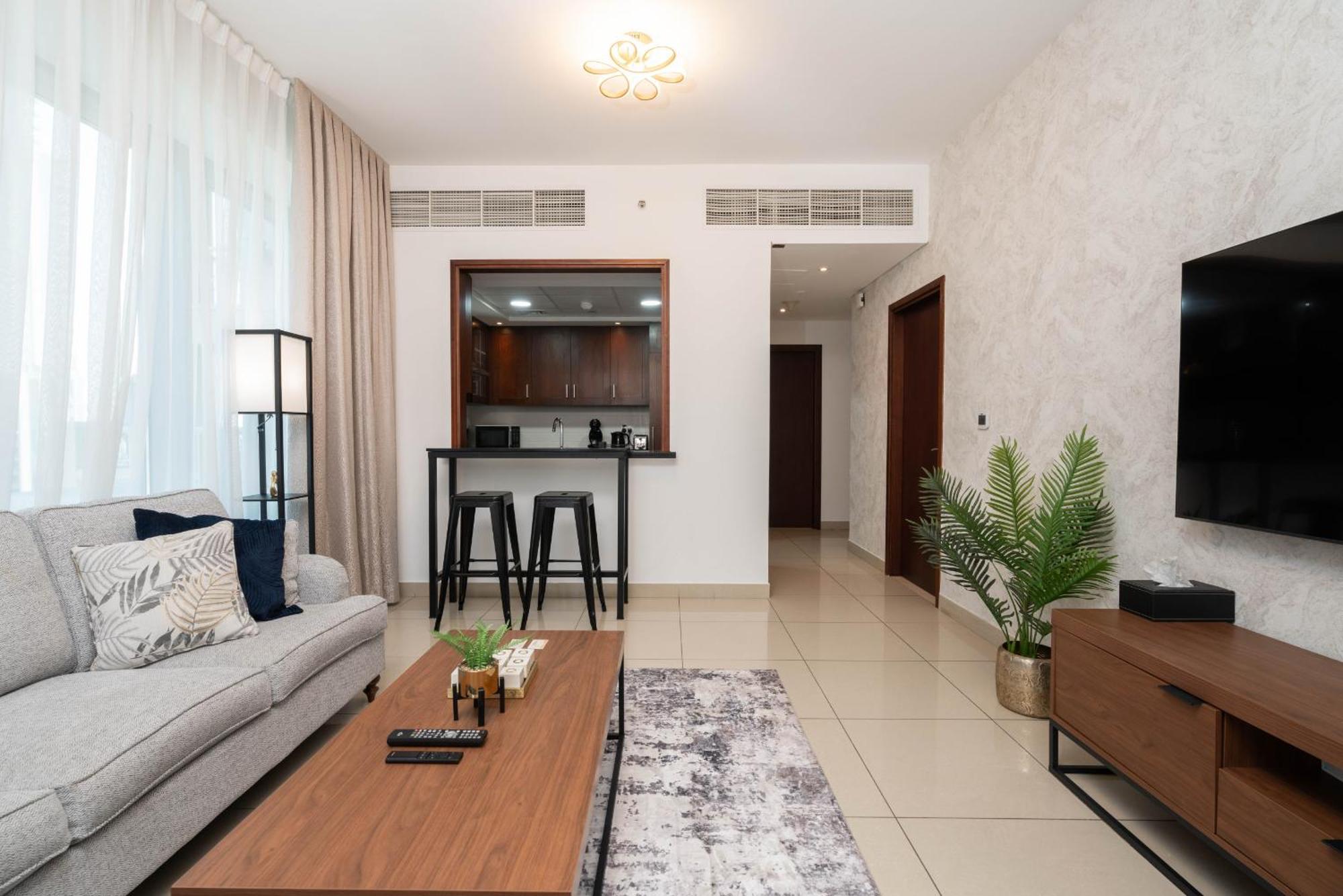 Luxury 2Br Downtown Apt With Burj Khalifa Views Дубай Екстериор снимка